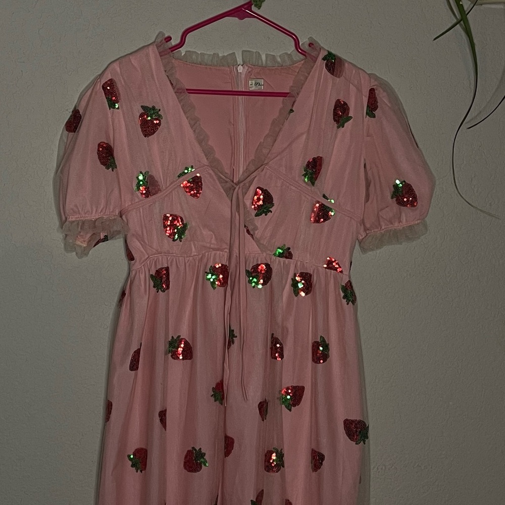 Strawberry Dress Shiran Fushi